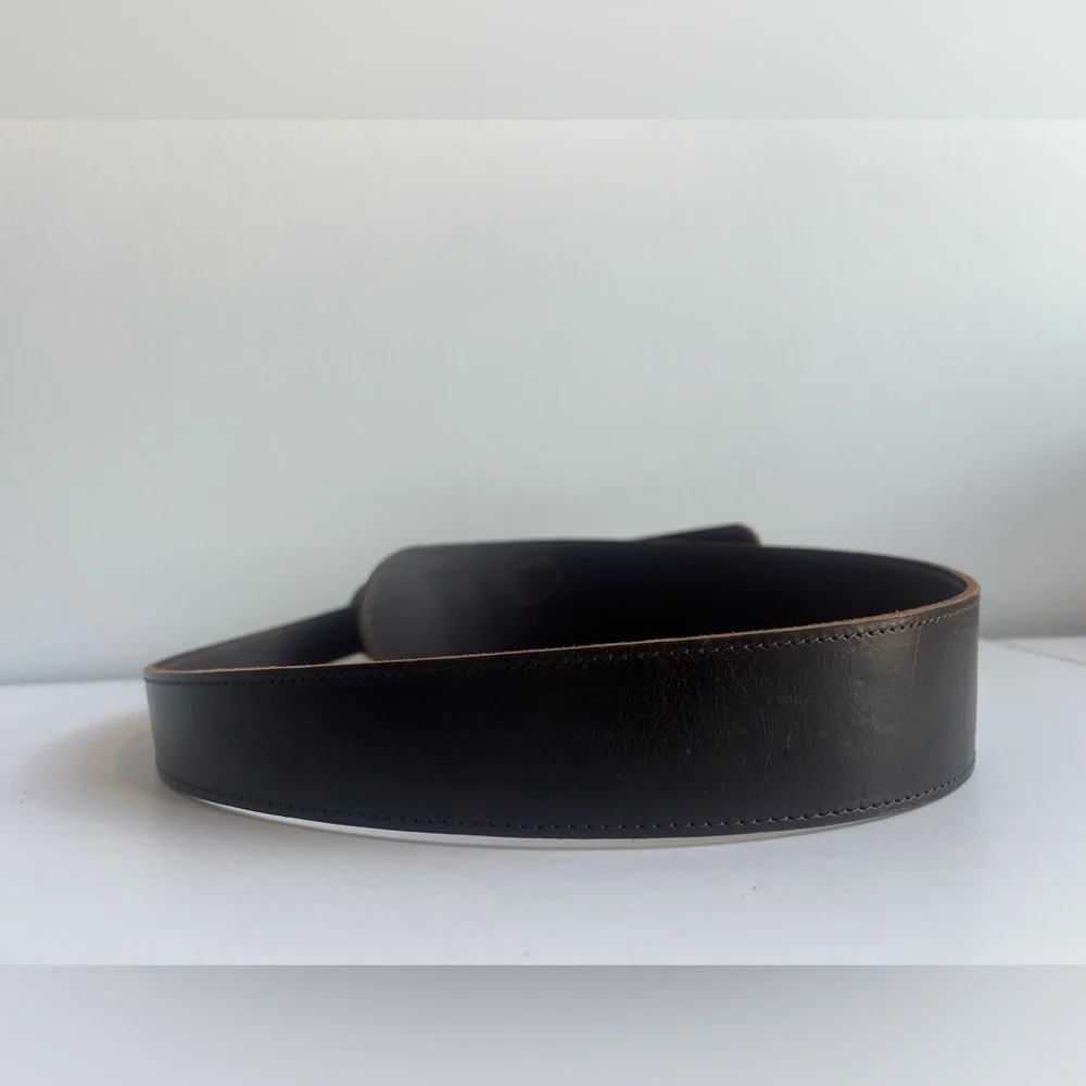 sculptural grounded